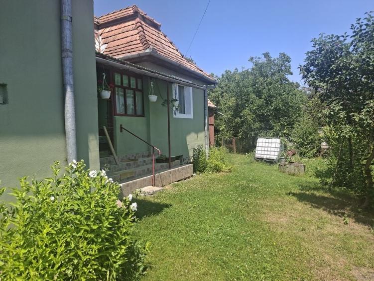 Casă cu 3 camere în Suplac