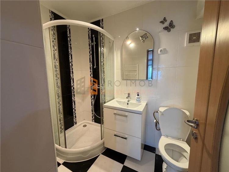 Apartament cu 4 camere decomandat, mobilat în 1 Decembrie