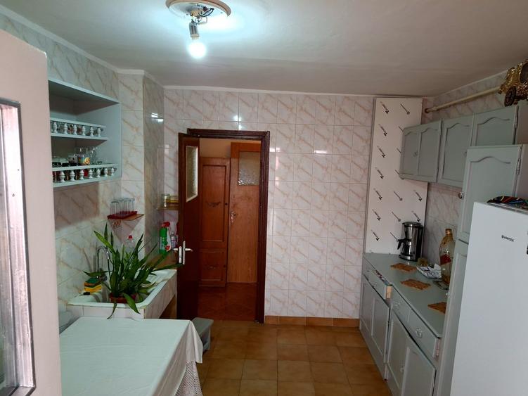 Apartament cu 2 camere decomandat în Găvana 3