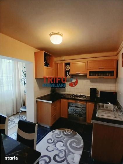 Apartament cu 3 camere decomandat în Cetate