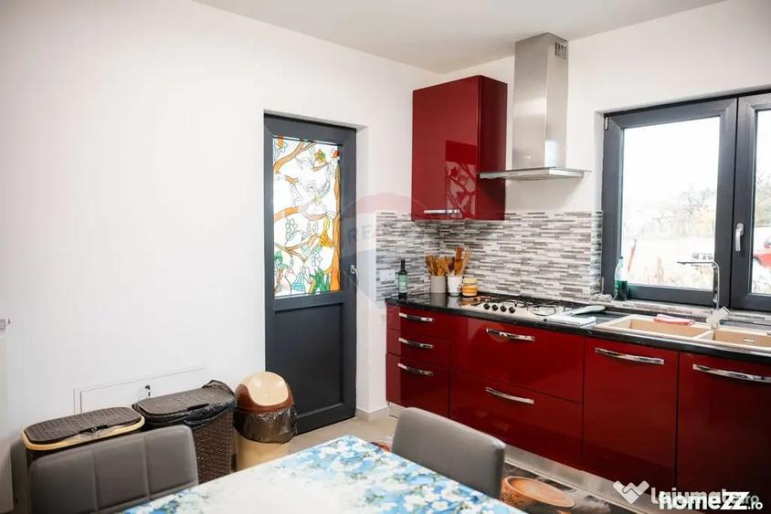 Casă cu 5 camere cu Teren 4242 Mp în Lunca (Vânători-Neamț)