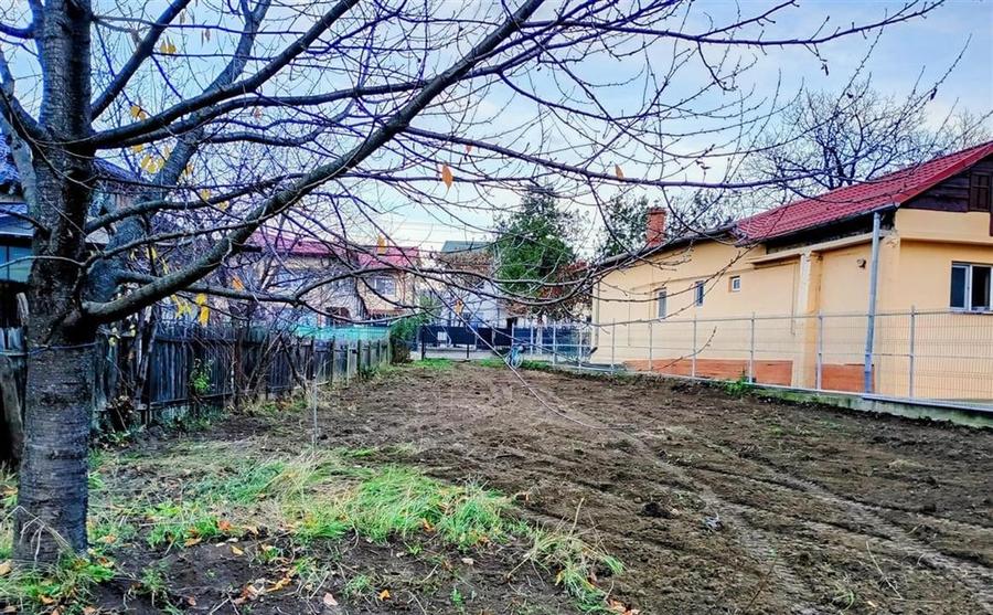 Teren Construcții intravilan de 3715 mp, în Central