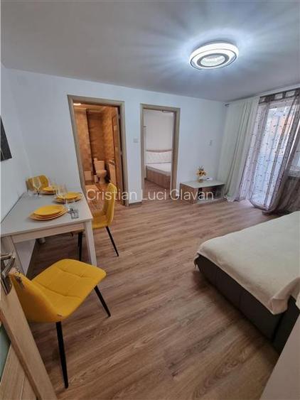 Apartament 3 camere modern et 1 Dunarii vis a vis de Liceul Teoretic bl 404
