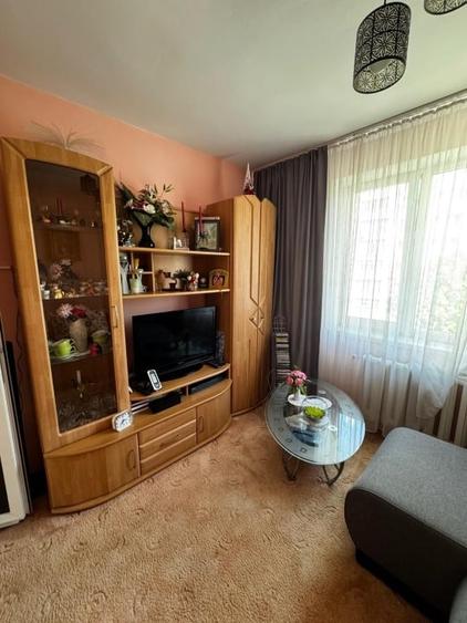 Apartament cu 2 camere decomandat, mobilat în Central