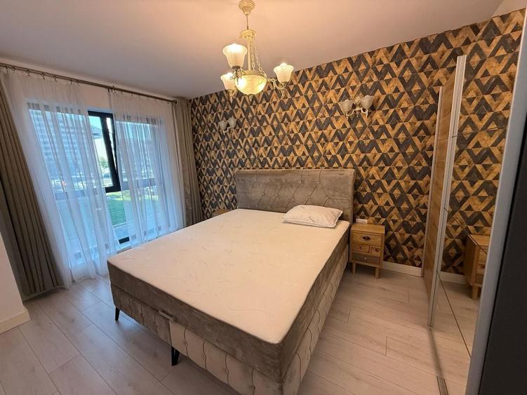 Apartament cu 3 camere semidecomandat, mobilat în Pipera
