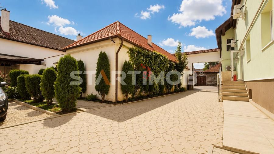Apartament cu 3 camere decomandat, mobilat în Blumăna