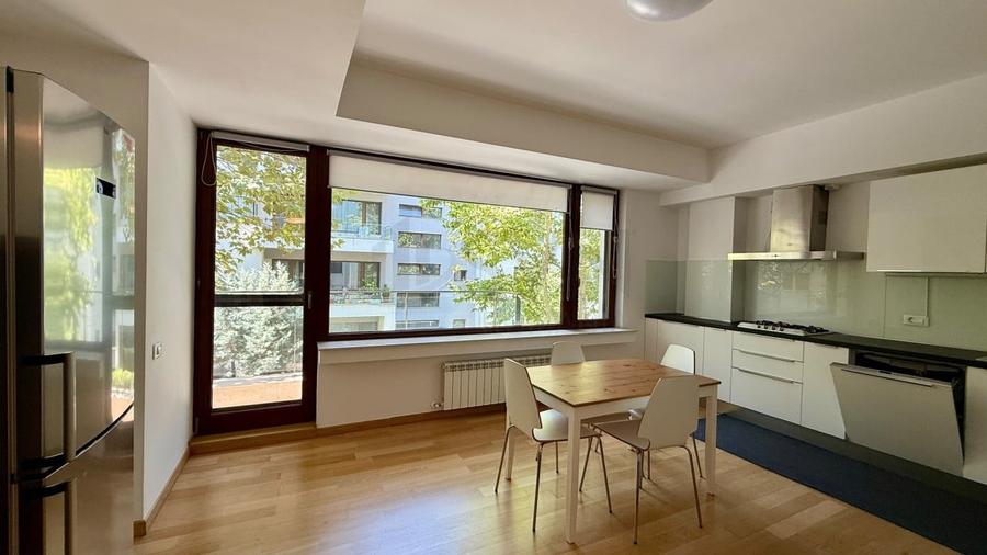 Apartament cu 3 camere semidecomandat, mobilat în Aviatorilor