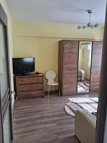 Garsonieră decomandată în Traian