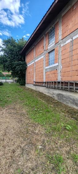 Casă individuală cu 4 camere cu Teren 2446 Mp în Manga