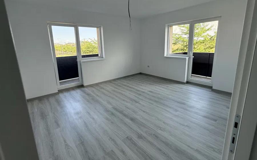 Apartament cu 3 camere decomandat în Sânpetru