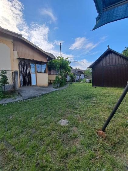 Casă individuală cu 5 camere cu Teren 1000 Mp în Redea