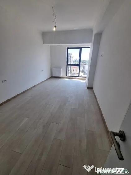 Apartament cu 3 camere decomandat în Energia