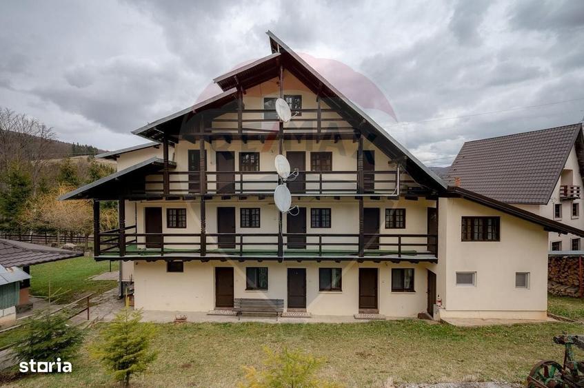 Spațiu comercial, de 600 mp, în Trăisteni