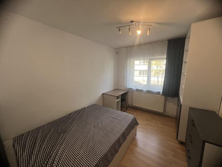 Apartament cu 3 camere decomandat în Craiovei