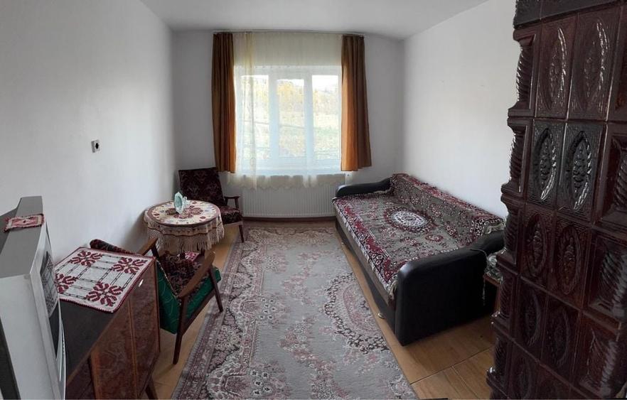 Casă cu 3 camere în Cărpiniș