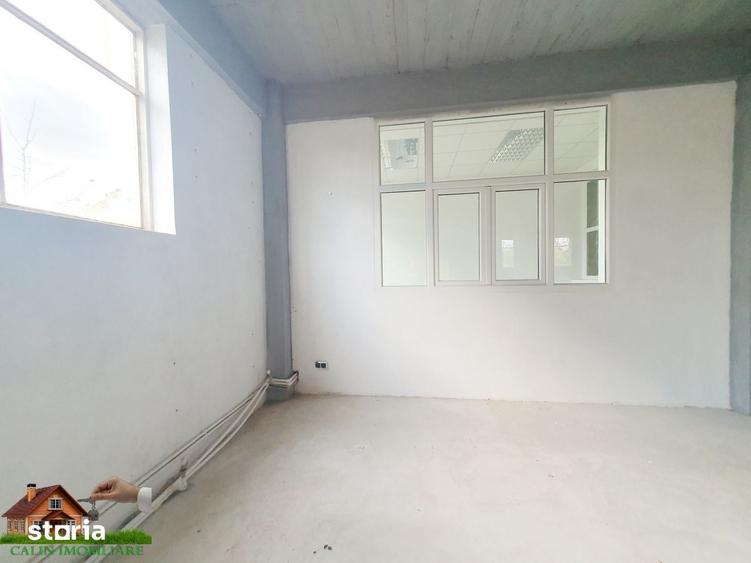 Spațiu comercial, de 350 mp, în Cug