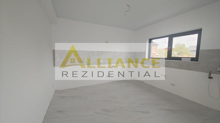 Casă individuală cu 4 camere cu Canalizare în Berceni
