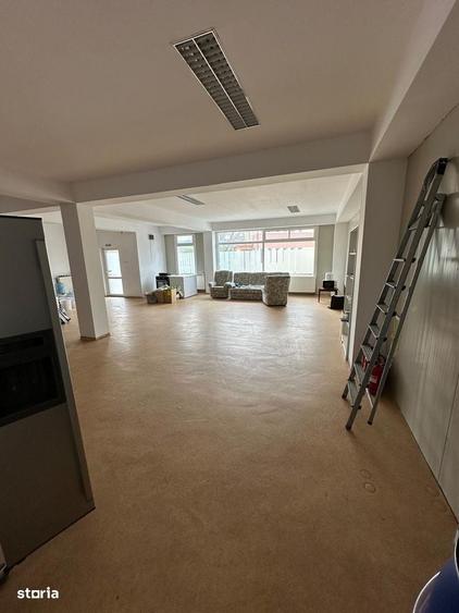 Spațiu comercial, de 229 mp, în Cetan