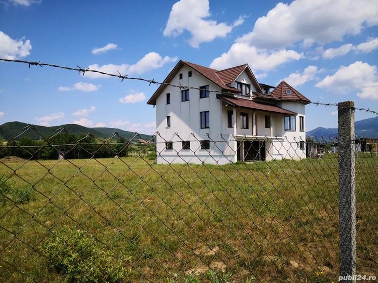 Casă cu 5 camere în Central