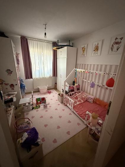 Apartament cu 3 camere semidecomandat în Gorjului