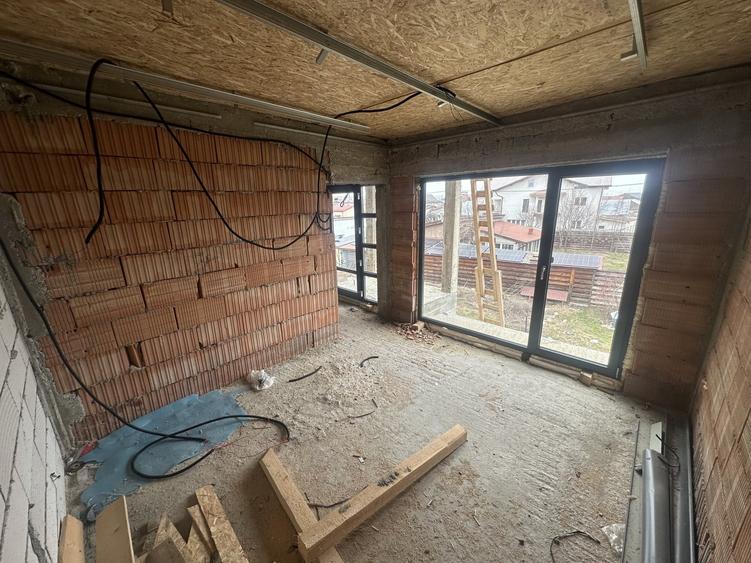 Casă individuală cu 5 camere cu Canalizare în Ștefăneștii de Jos