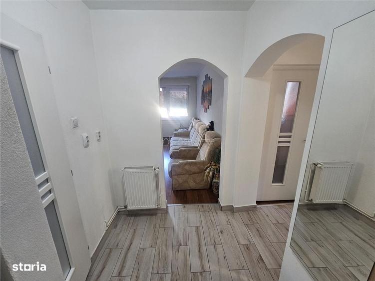 Apartament cu 2 camere decomandat în Calea Caransebeșului