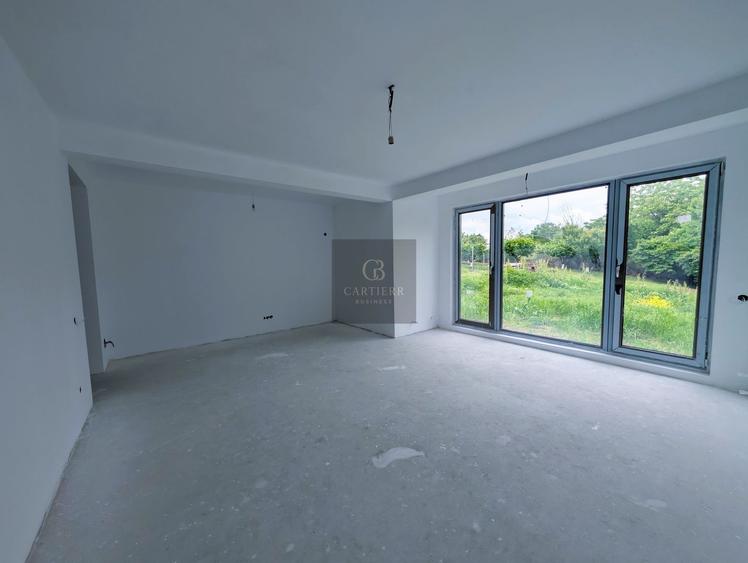 Duplex cu 4 camere cu Canalizare în Central