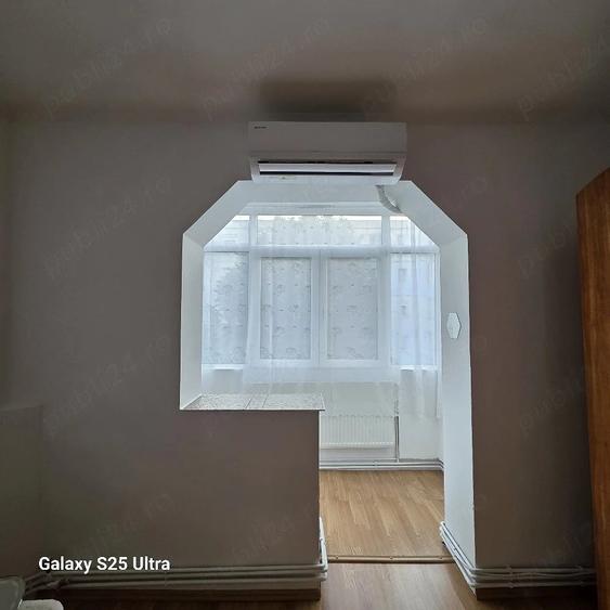 Apartament cu 3 camere semidecomandat în Exterior Vest