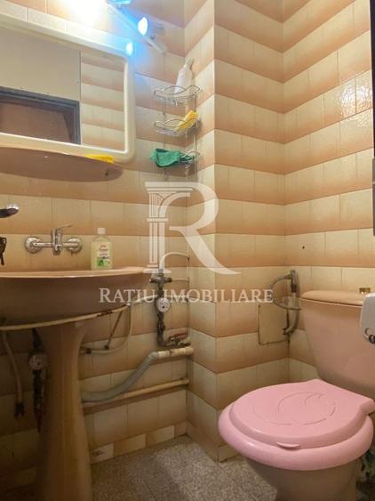 Apartament cu 3 camere decomandat, mobilat în Nufărul