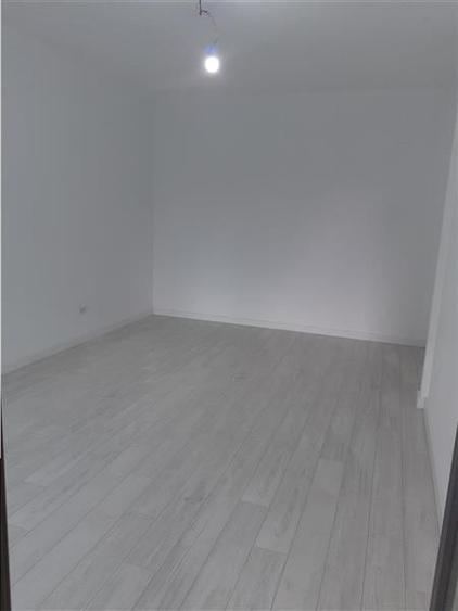 Apartament cu 2 camere decomandat în Rahova