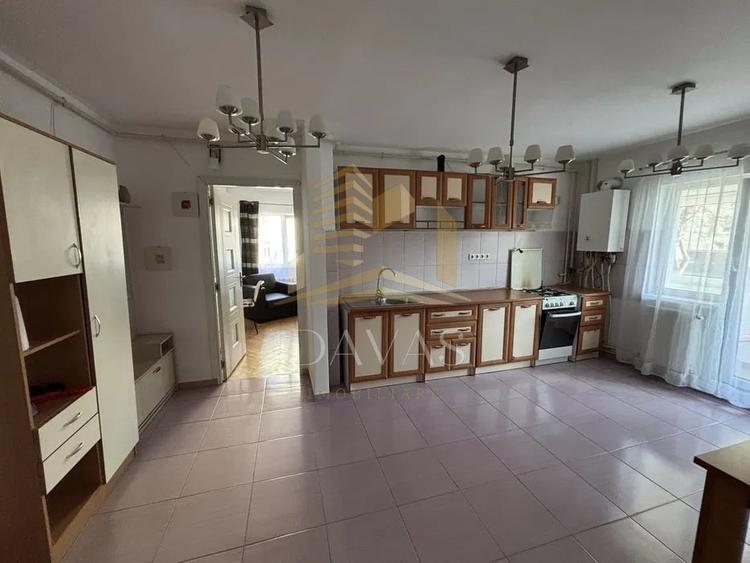 Apartament cu 2 camere decomandat, mobilat în Zorilor