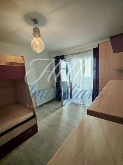 Apartament cu 3 camere decomandat în Florești