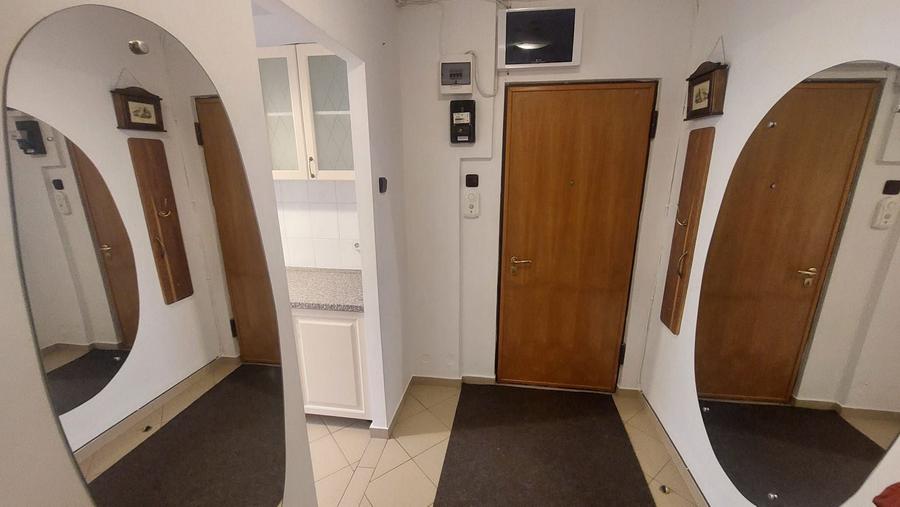 Apartament cu 3 camere semidecomandat, mobilat în Gheorgheni