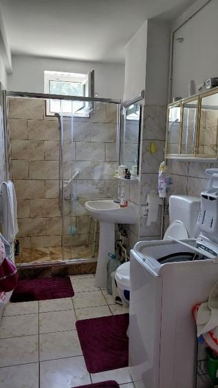 Apartament cu 3 camere decomandat, mobilat în Est