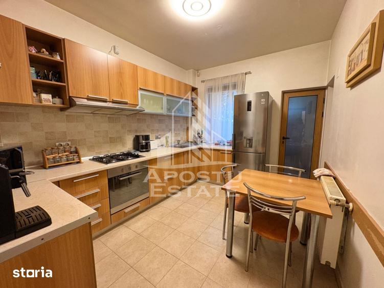 Casă cu 6 camere cu Teren 920 Mp în Odobescu