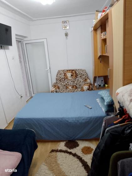 Apartament cu 3 camere decomandat în Călărași