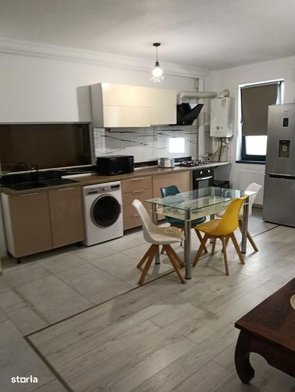 Apartament cu 3 camere decomandat, mobilat în Tomis Plus
