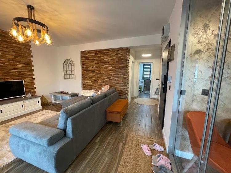 Apartament cu 2 camere semidecomandat în Furnica