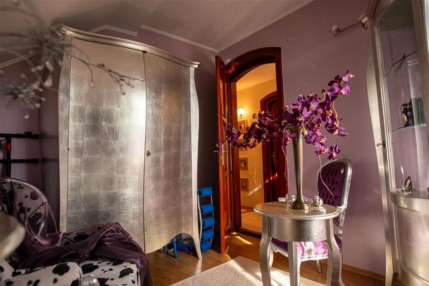 Casă cu 5 camere cu Teren 1229 Mp în Rontău