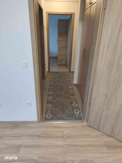 Apartament cu 2 camere decomandat în Tractorul