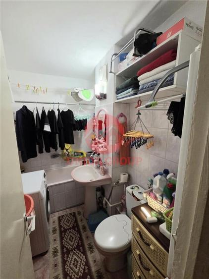 Apartament cu 3 camere decomandat în Est
