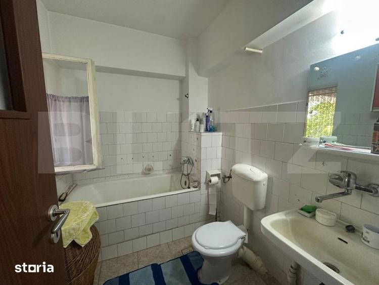Apartament cu 4 camere decomandat în Micro 16
