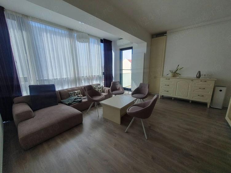 Apartament cu 3 camere decomandat în Titan