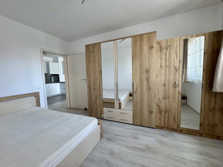 Apartament cu 2 camere semidecomandat, mobilat în Bună Ziua