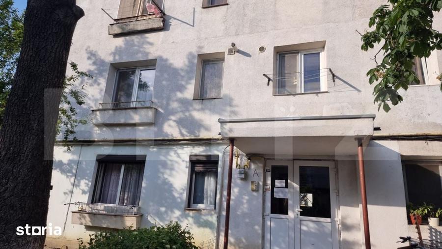 Apartament cu 3 camere semidecomandat în Gară