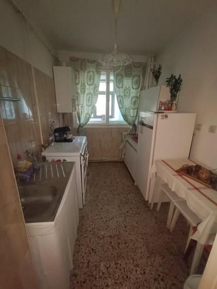 Apartament cu 2 camere semidecomandat în Podu Roș