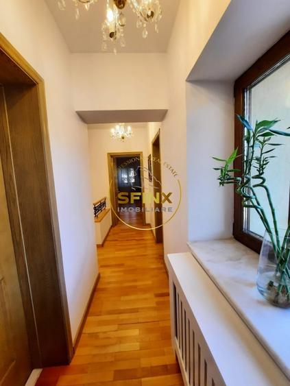 Duplex cu 5 camere cu Canalizare în Iancu Nicolae
