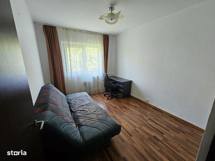 Apartament cu 3 camere decomandat în Lujerului