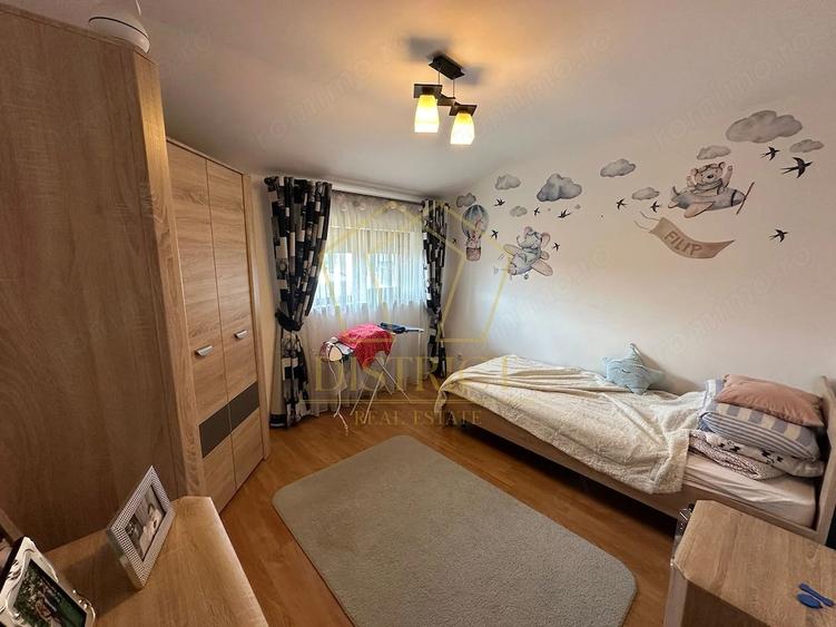 Casă cu 4 camere cu Teren 330 Mp în Central