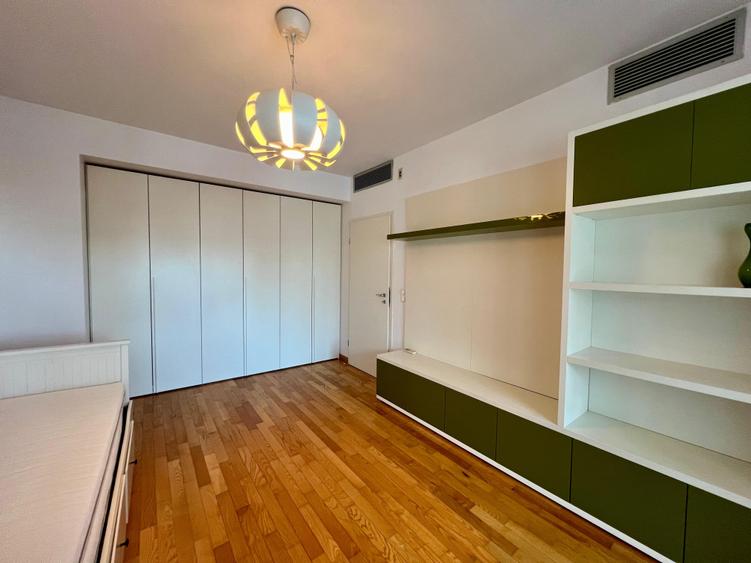 Apartament cu 3 camere semidecomandat, mobilat în P-ța Dorobanți